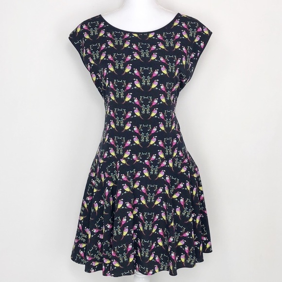 Cynthia Steffe Dresses & Skirts - CeCe by Cynthia Steffe Bitsy Bird Print Dress